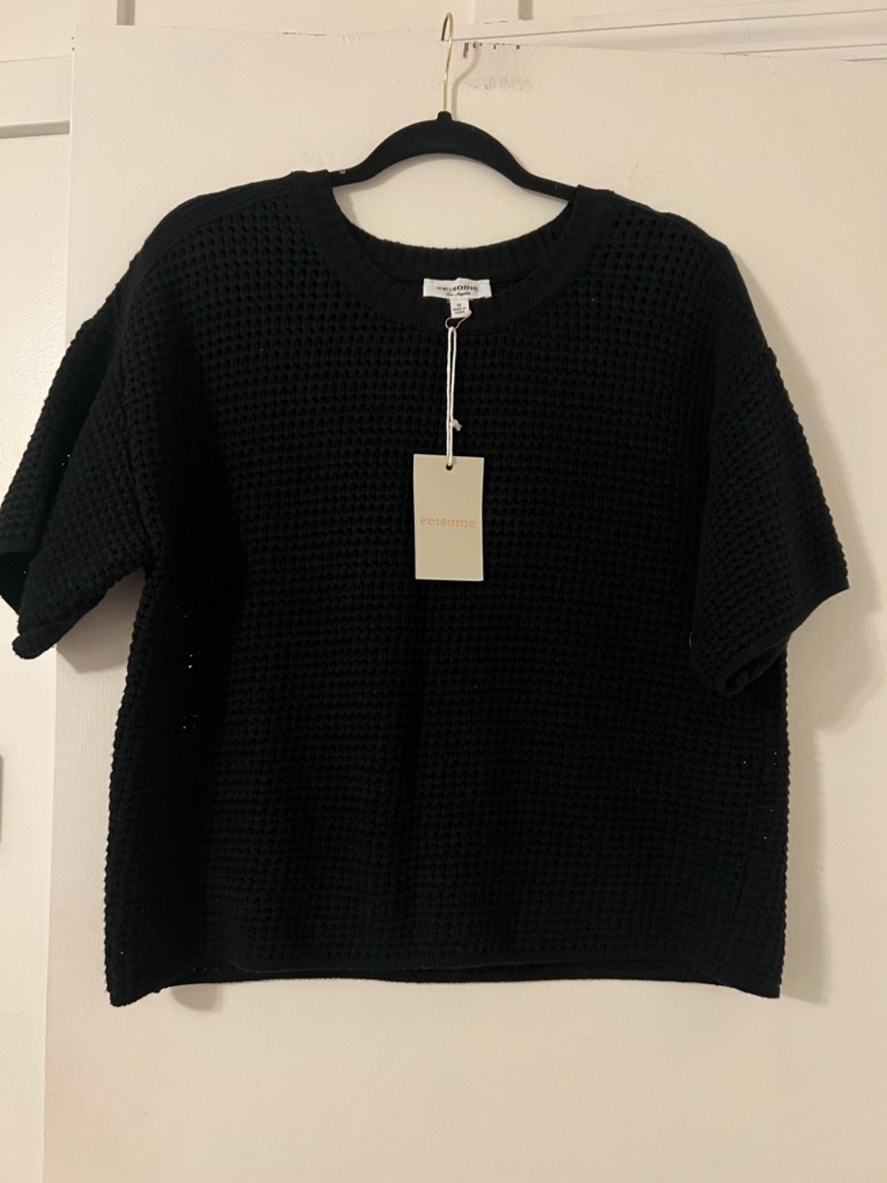 NWT eesome Black Waffle Knit Crewneck short sleeve Sweater size M (B122)